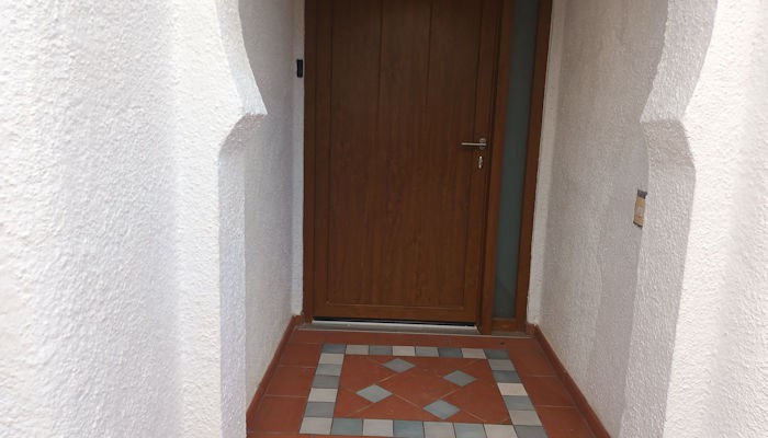 villa-front-door