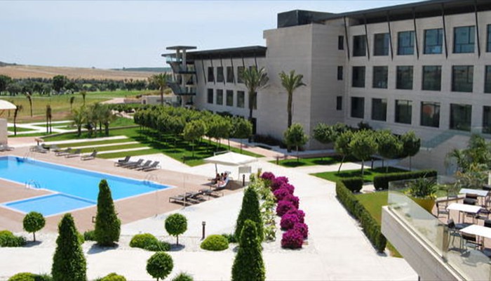 la-finca-hotel-pool