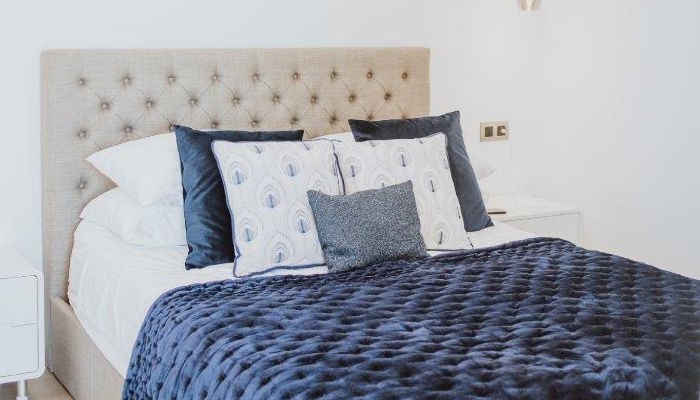 Main BEDROOM